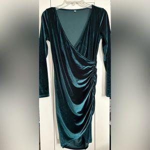 Green Velvet Long Sleeve Dress